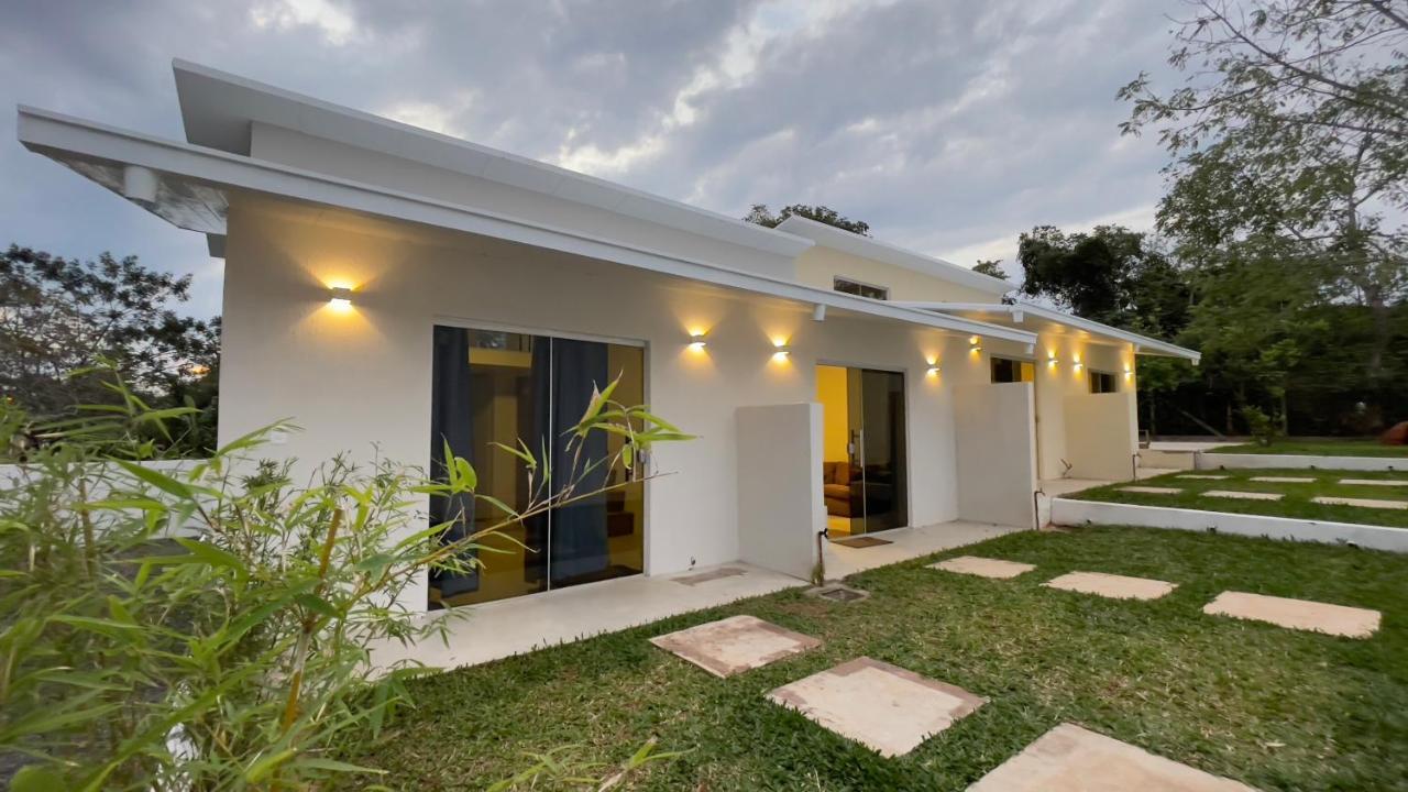Tiny Houses En Asuncion. Zona Aeropuerto-Rakiura Luque Exterior foto